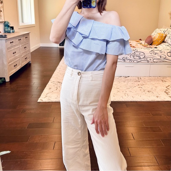 Elfin Off Shoulder Top - Picture 1 of 11
